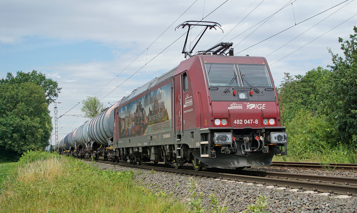 Lokomotive 482 047-8 ,,Jim Knopf'' am 13.07.2022 mit einem Kesselzug in Lintorf.