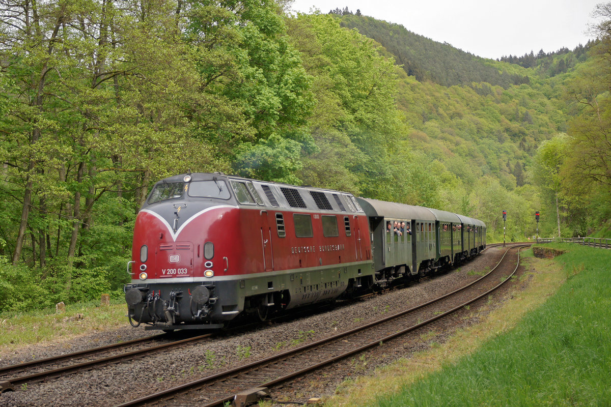 Lokomotive V 200 033 am 28.04.2018
in Kordel (Eifel).