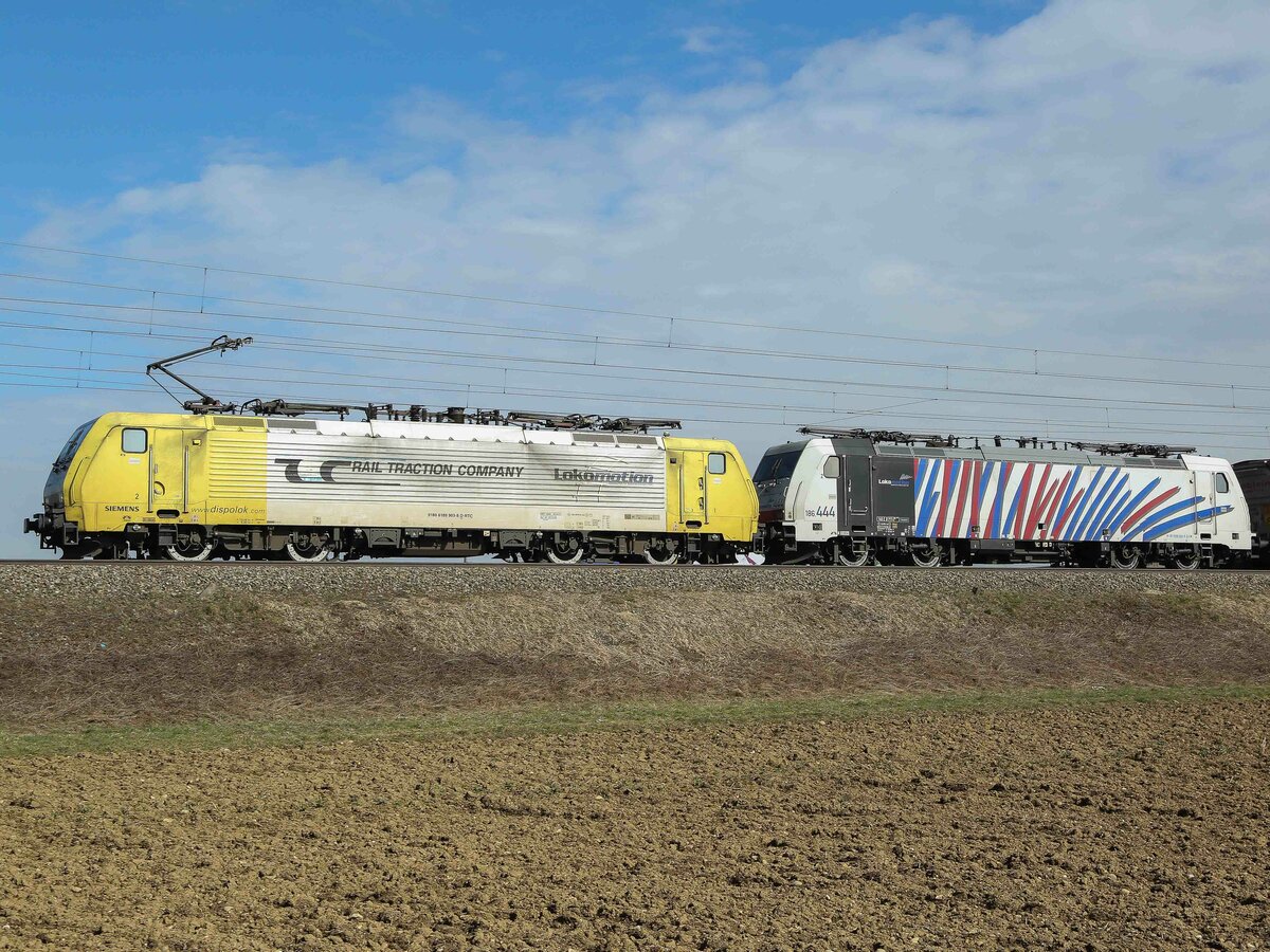 Lokomotiven 189 903 und 186 444 am 2.3.2024 bei Zorneding.