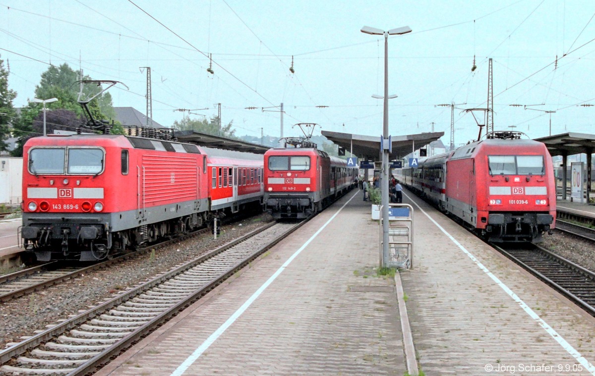 Lokparade in Ansbach am 9.9.05: Von links nach rechts gaben sich 143 869, 112 148 und 101 039 ein Stelldichein.