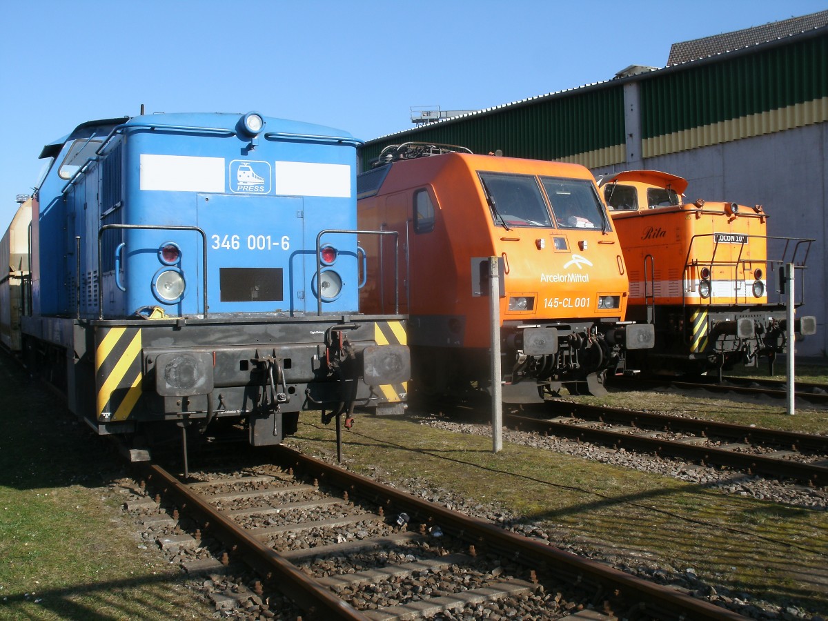 Lokparade,am 13.März 2014,im Stralsunder Nordhafen.Von links PRESS 346 001,EKO-Trans 145-CL001 und rechts LOCON-101.Aufgenommen durch das Hafentor.