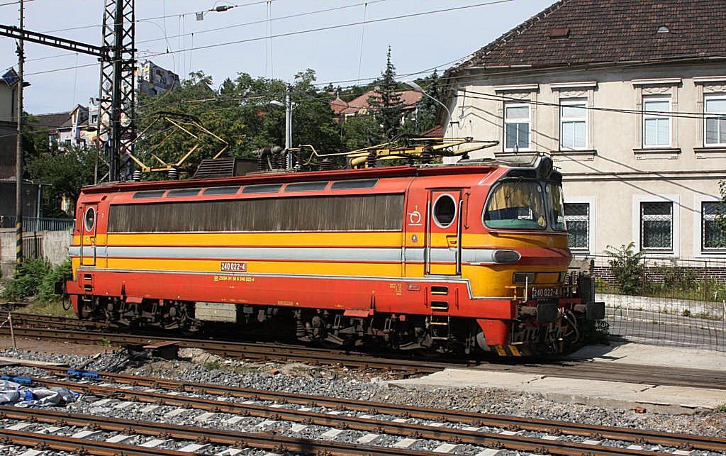 Lokportrt der 240022 der slowakischen Eisenbahn am 30.8.2009
im Hauptbahnhof von Bratislava.