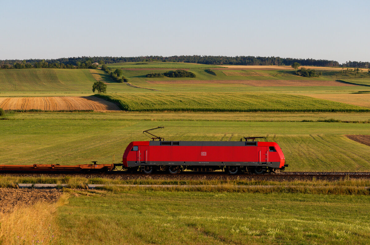 Lokportrait von 152 023 mit einem KLV-Zug bei Oberdachstetten Richtung Würzburg, 06.08.2020
