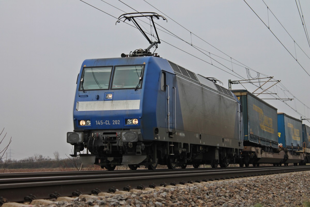 Lokportrait von der Alpha Trains/Crossrail 145-CL 202 (145 098-0), als sie am 27.03.2013 mit einem LKW-Walter KLV bei Hügelheim unterwegs ist.
