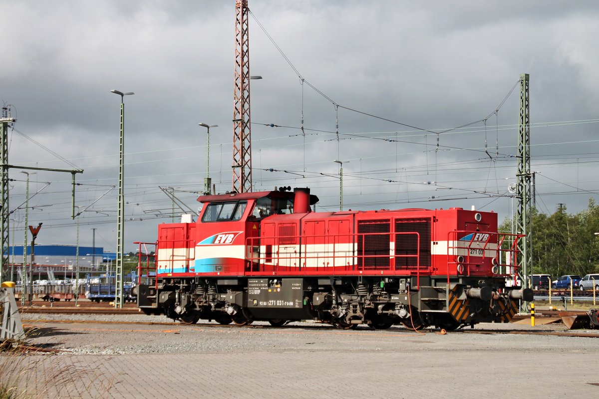 Lokportrait von EVB 271 031 (ex. 411 53) am 16.06.2017, als sie im Hafen von Bremerhaven abegstellt stand und auf ihren nächsten Einsatz wartete.