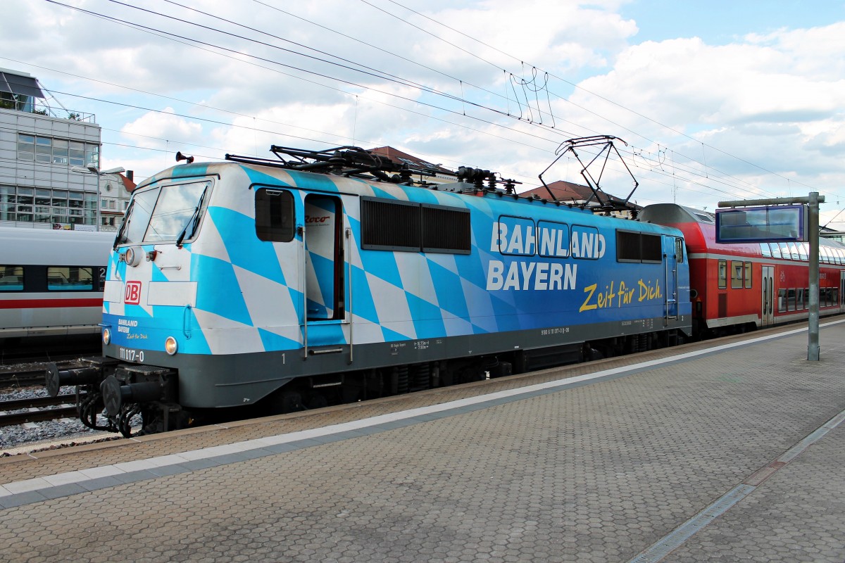 Lokportrait von  Maxl  111 017-0  Bahnland Bayern , als sie am 24.06.2014 in Regensburg Hbf stand.