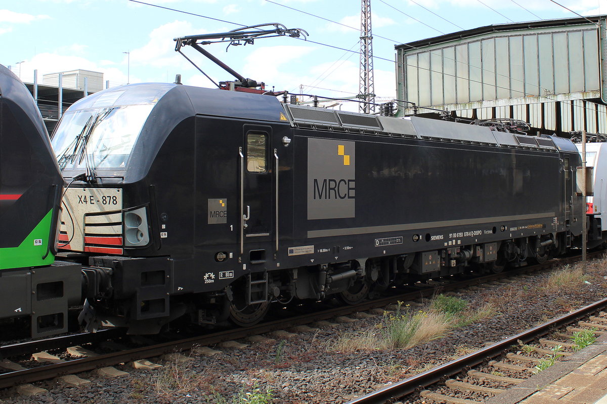 Lokportrait der MRCE/ÖBB 193 878-6 Vectron, welche am 08.06.19 mit zwei weiteren Loks als Lokzug am Duisburger Hauptbahnhof stand.