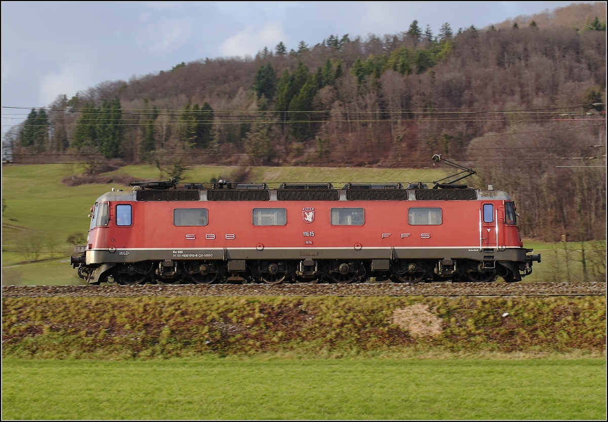 Lokportrait Re 6/6 11615  Kloten . Thrnen, Januar 2018.