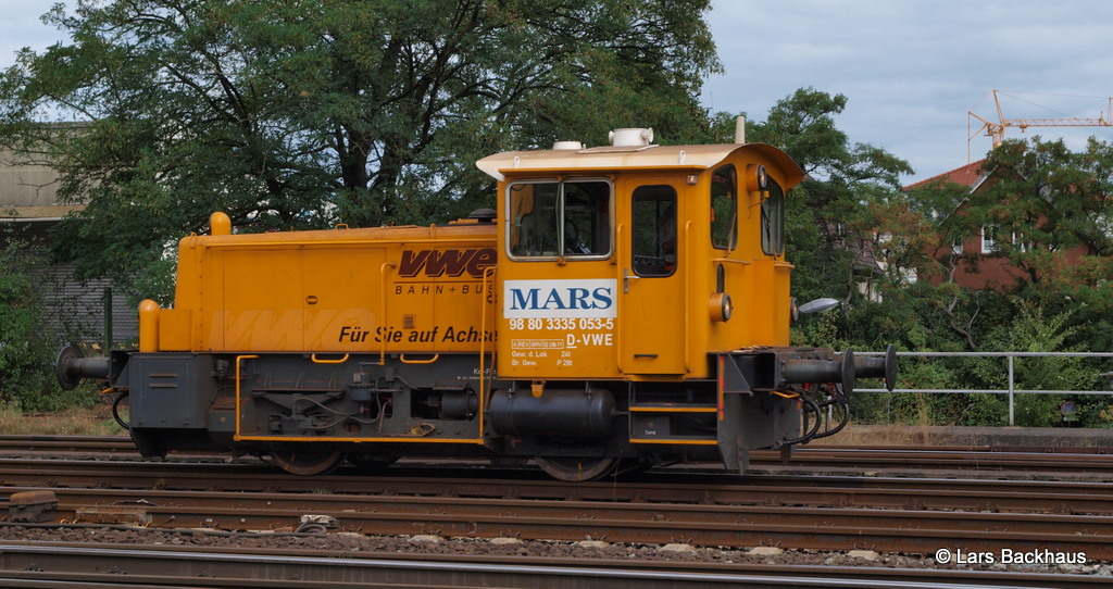 Lokportrait der VWE 335 053-5 beim zurcksetzen in Verden am 27.08.13.