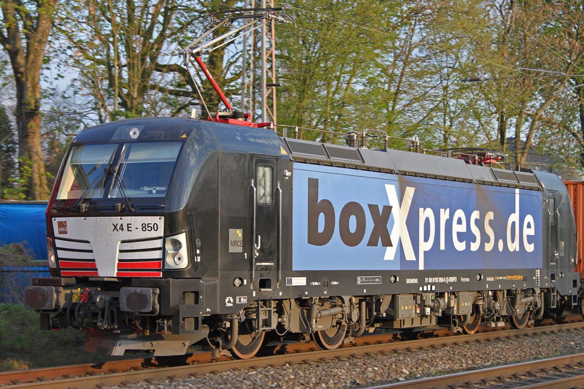 Lokportrait von X4E-850 am 28.3.14 in Ratingen-Lintorf.