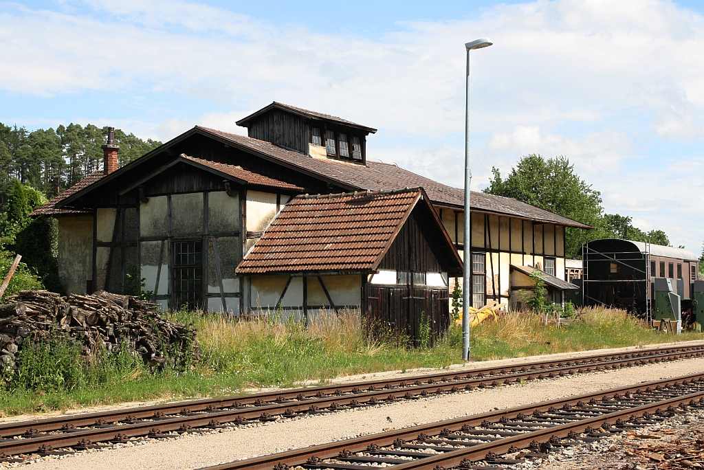 Lokschuppen im Bahnhof Zwettl. Bild vom 07.Juli 2019. 