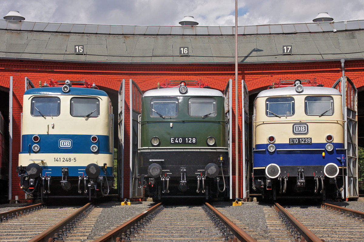 Lokschuppenfest am 25.08.2018 in Siegen mit den Lokomotiven 141 248-5, E40 128 und E10 1239.