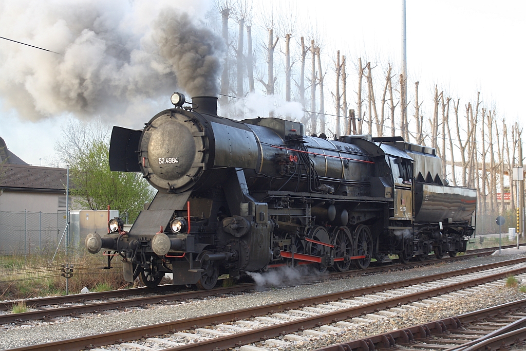 LOKTM 52.4984 am 12.April 2015 nach der Ankunft als Nebenfahrt SLZ 14592 aus Trumau in Traiskirchen Aspangbahn.