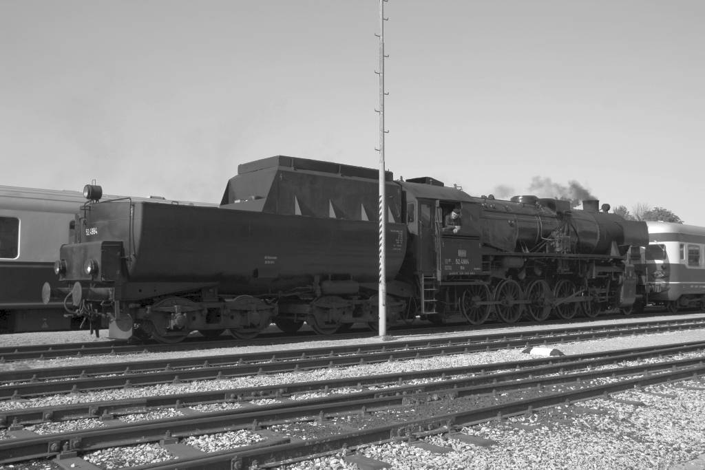 LOKTM 52.4984 am 20.September 2020 mit dem SR 14909 nach Praterstern in Ernstbrunn.