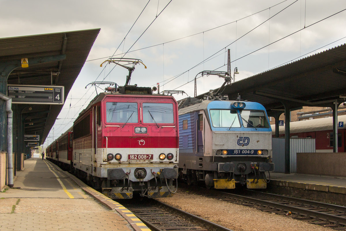 Loktreffen am 24. April 2019 in Zilina: 162 008-7 und 151 004-9 auf Kuschelkurs :) 