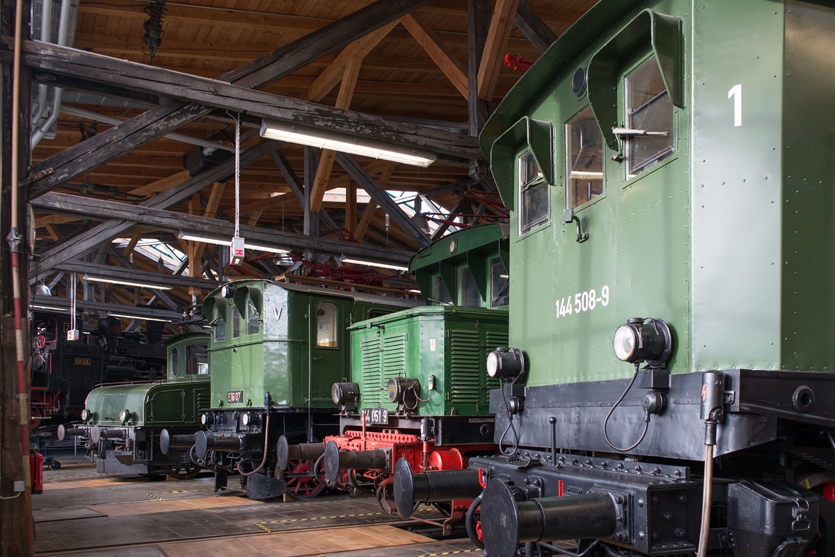 Lokwelt Freilassing, 03.01.2020
Von links nach rechts: L.A.G. 1, E16 07, 244 051-9 und 144 508-9.