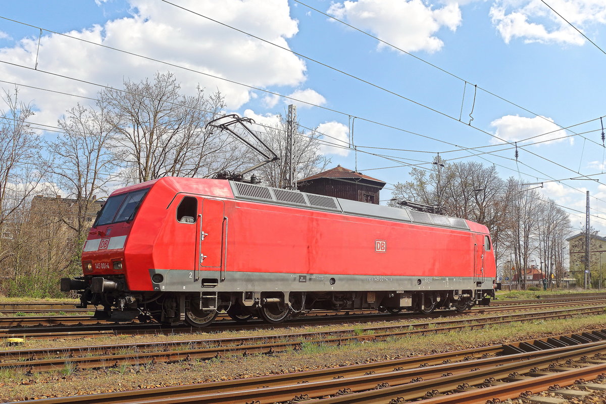 Lokzug 145 001-4 im Bahnbereich des Bahnhof  Zossen in Brandenburg am 21. April 2021. Standort in der Strasse An den Wulzen, Zossen. Geht ab von der B 246.
