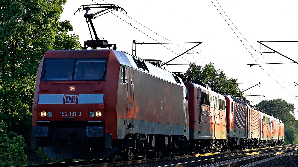 Lokzug geführt von 152 131-9 am 20.05.17 kurz nach dem Lindhorst durchfahren wurde