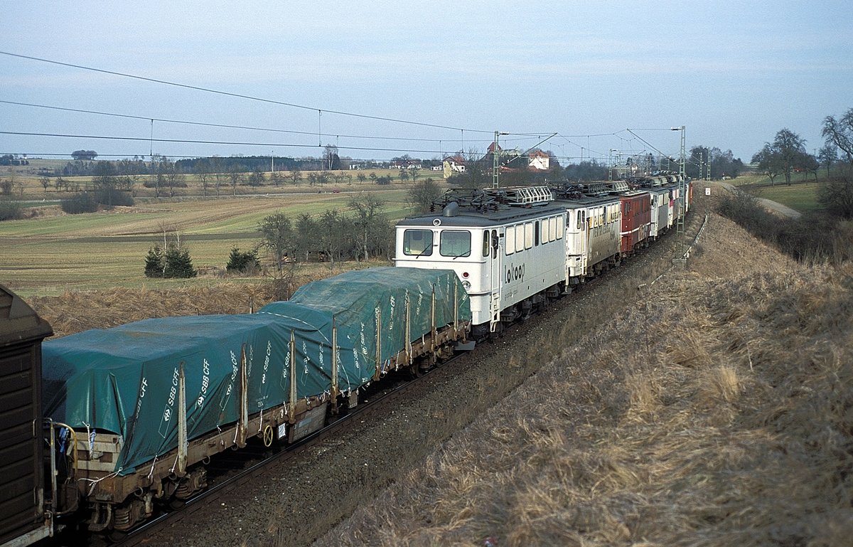 Lokzug mit WAB 28 + 30  bei Eutingen  07.03.03