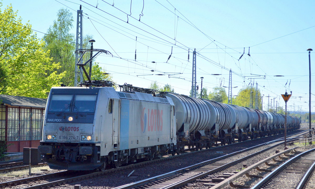 Lotos Kolej Sp. z o.o. mit  E 186 274-7   [NVR-Number: 91 80 6186 274-7 D-Rpool] und Kesselwagenzug Richtung Frankfurt/Oder am 25.04.19 Berlin-Hirschgarten.