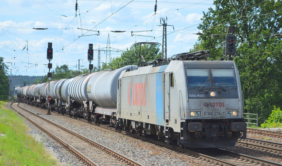 Lotos Kolej Sp. z o.o. mit Rpool  E 186 274-7  [NVR-Number: 91 80 6186 274-7 D-Rpool] und Kesselwagenzug am 13.06.19 Saarmund Bahnhof.