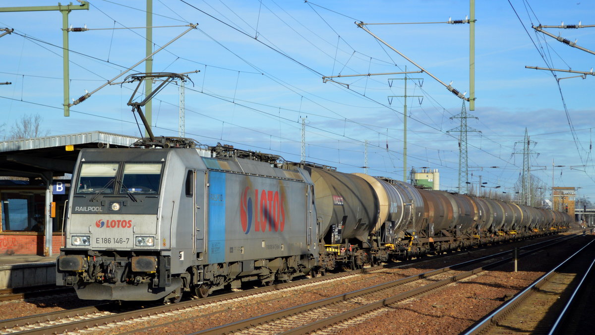 Lotos Kolej Sp. z o.o., Gdańsk [PL] mit der Railpool  E 186 146-7  [NVR-Nummer: 91 80 6186 146-7 D-Rpool] und Kesselwagenzug (Styrol) am 15.01.20 Bf. Flughafen Berlin Schönefeld.
