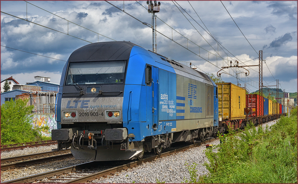 LTE 2016 903 zieht Containerzug durch Maribor-Tabor Richtung Koper Hafen. /26.4.2017