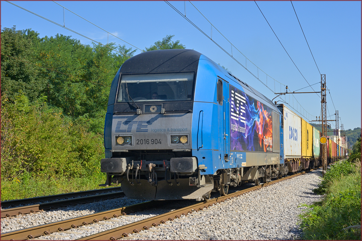 LTE 2016 904 zieht Containerzug durch Maribor-Tabor Richtung Koper Hafen. /4.9.2019