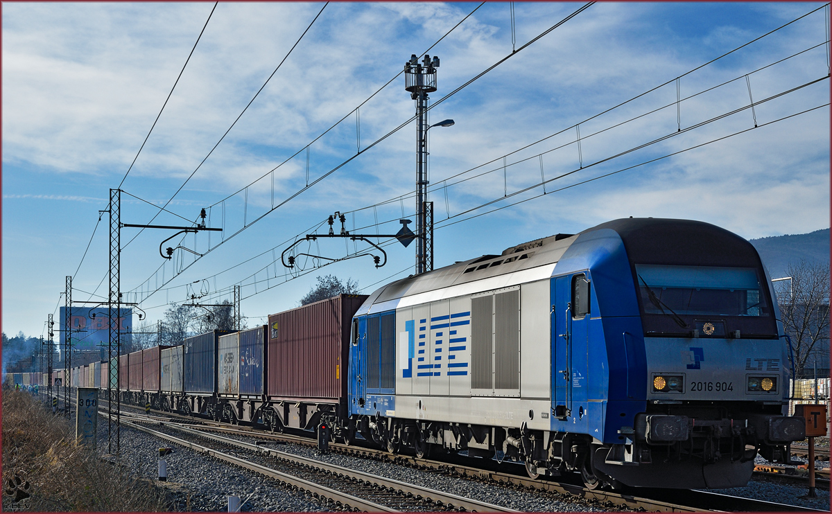 LTE 2016 904 zieht Containerzug durch Maribor-Tabor Richtung Norden. /27.1.2016