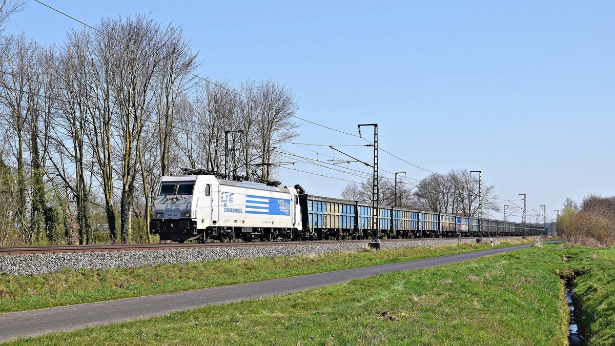 LTE Logistik und Transport GmbH 286 940 (1286 940)  LTE logIStic CONSEQUENCE. , vermietet an LTE Netherlands B.V., mit offenen, slowakischen Güterwagen in Richtung Oldenzaal (Gildehaus, 31.03.2021).