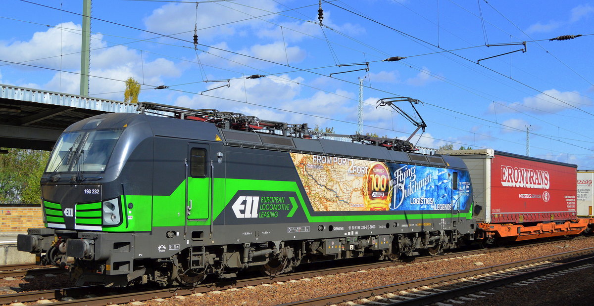 LTE Logistik- und Transport GmbH, Graz [A] mit der ELL Vectron  193 232  [NVR-Nummer: 91 80 6193 232-6 D-ELOC] und Taschenwagenzug aus Poznan (Polen) Richtung Rotterdam am 26.09.19 Durchfahrt Bahnhof Flughafen Berlin Schönefeld. 
