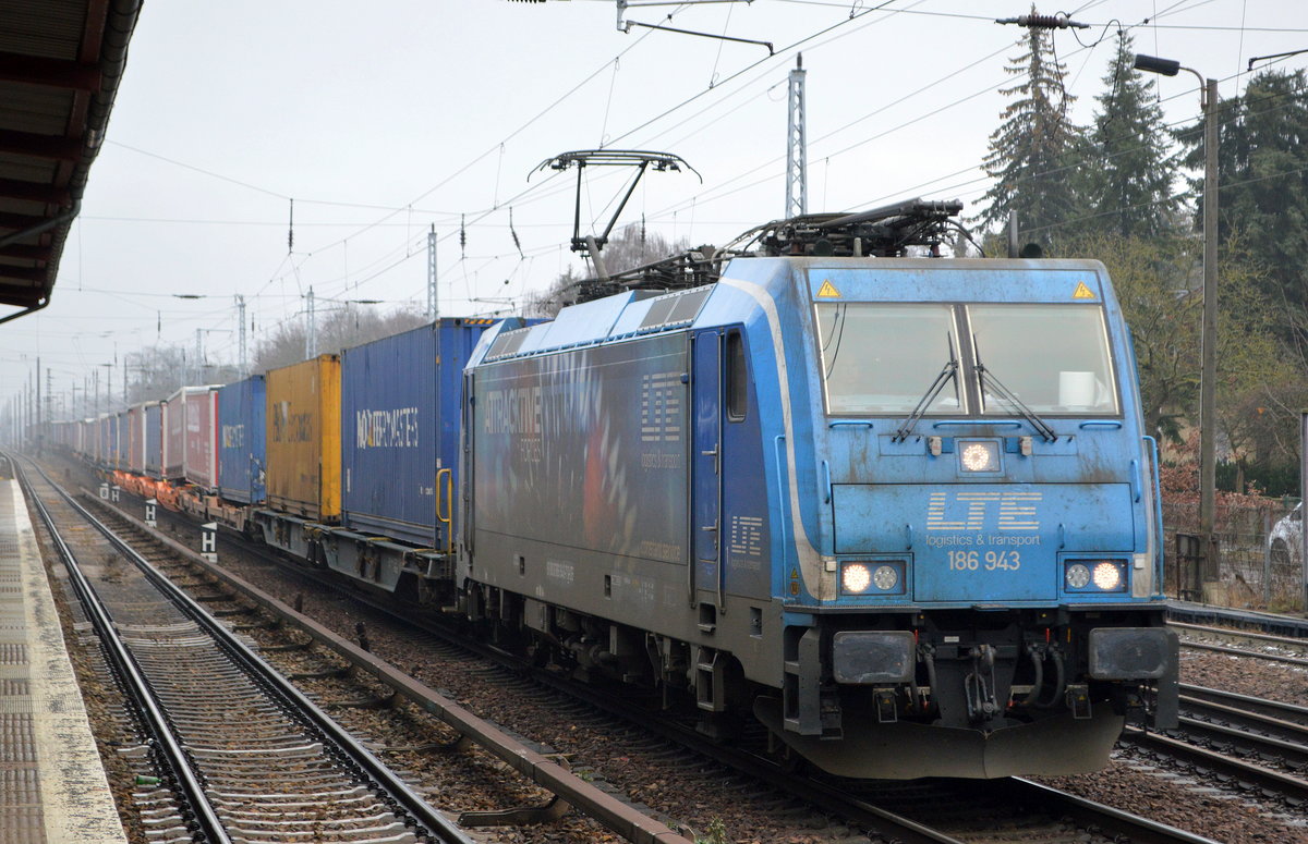 LTE Logistik- und Transport GmbH, Graz [A] mit   186 943  [NVR-Nummer: 91 80 6186 943-7 D-LTE] und Taschenwagenzug Richtung Rotterdam am 03.02.21 Berlin Hirschgarten.