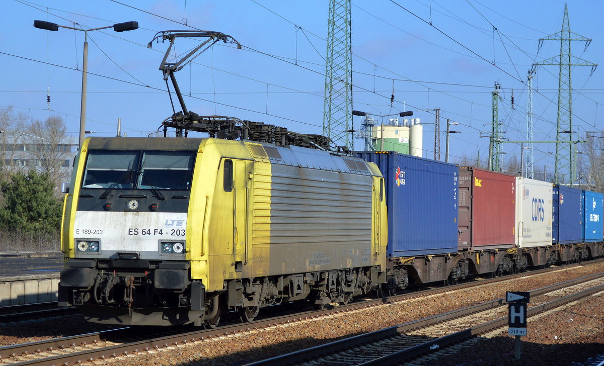 LTE Netherlands B.V mit der MRCE Dispo  ES 64 F4-203  [NVR-Number: 91 80 6189 203-3 D-DISPO] und Container-Zug nach Rotterdam am 13.02.18 Bf. Flughafen Berlin-Schönefeld.