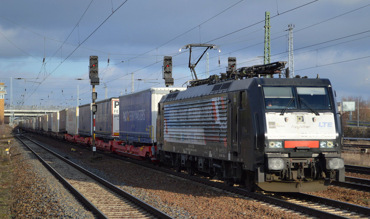 LTE Netherlands B.V. mit der MRCE Dispo   ES 64 F4-200  [NVR-Number: 91 80 6189 200-9 D-DISPO] und KLV-ZUg Richtung Rotterdam am 29.01.19 Bf. Flughafen Berlin-Schönefeld.