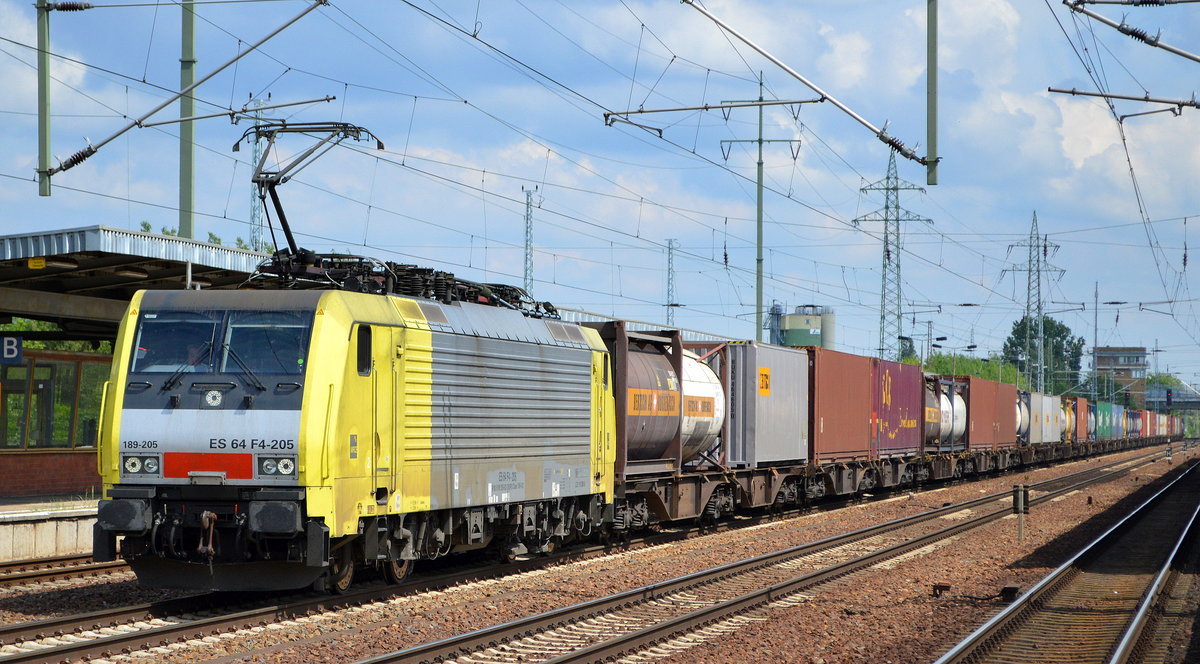 LTE Netherlands B.V. mit der MRCE Dispo  ES 64 F4-205  [NVR-Nummer: 91 80 6189 205-8 D-DISPO] und Containerzug Richtung Rotterdam am 21.05.19 Bf. Flughafen Berlin-Schönefeld.