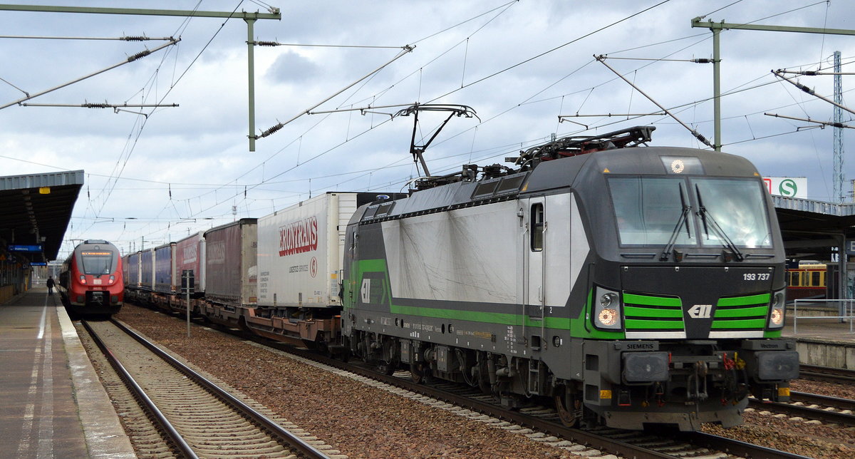 LTE Netherlands B.V., Rotterdam [NL] mit der ELL Vectron  193 737  [NVR-Nummer: 91 80 6193 737-4 D-ELOC] am 29.01.20 Durchfahrt Bf. Flughafen Berlin Schönefeld.  