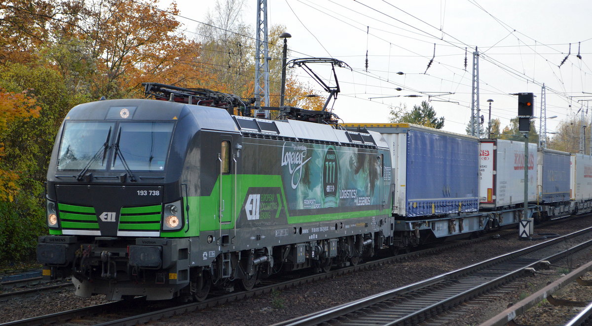 LTE Netherlands B.V., Rotterdam [NL] mit  193 738   [NVR-Nummer: 91 80 6193 738-2 D-ELOC] und Taschenwagenzug aus Rotterdam Richtung Poznan (Polen) am 26.10.20 Berlin Hirschgarten.