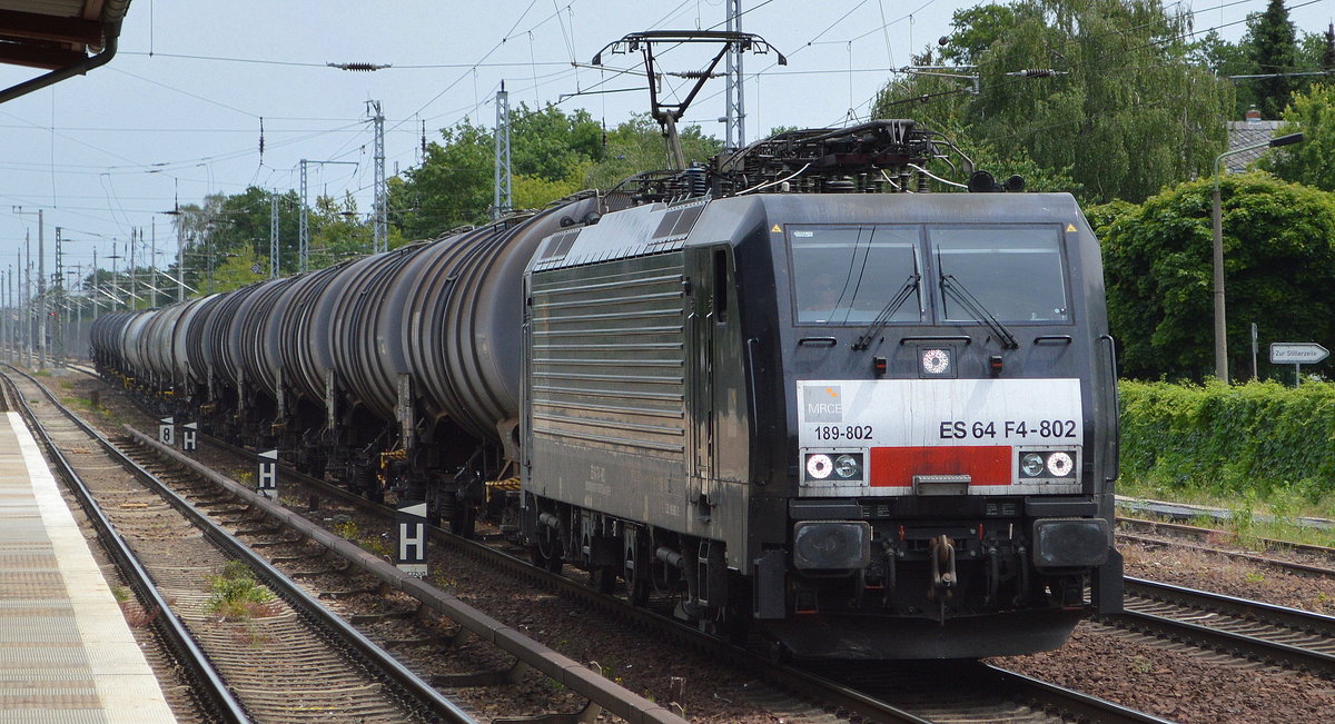LTE Polska Sp. z o.o., Gdynia [D] mit der MRCE Dispo  ES 64 F4-802  [Nummer: 91 80 6189 802-2 D-DISPO] und Kesselwagenzug (leer) Richtung Stendel am 04.06.20 Bf. Berlin-Hirschgarten.