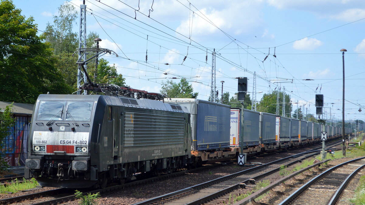 LTE Polska Sp. z o.o., Gdynia [D] mit der MRCE Dispo  ES 64 F4-802  [NVR-Nummer: 91 80 6189 802-2 D-DISPO] und Taschenwagenzug Richtung Polen am 06.08.21 Berlin Hirschgarten.
