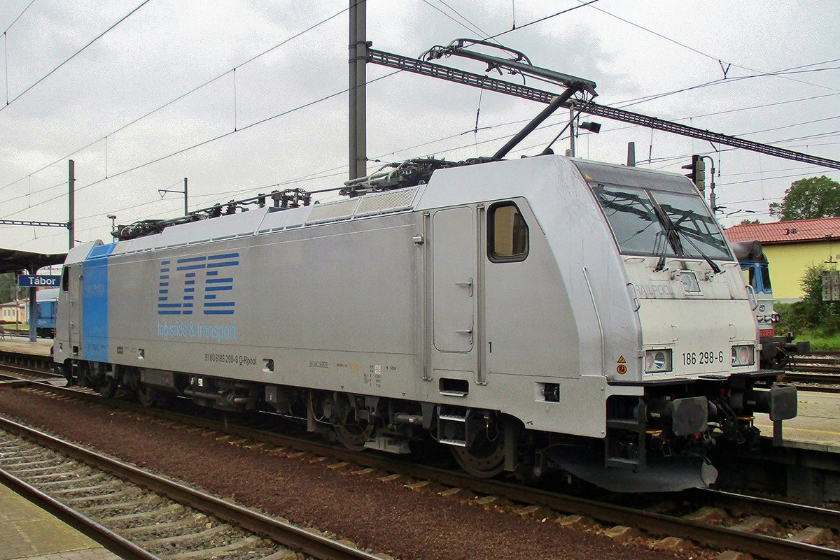 LTE/Railpool 186 298 macht am 16 September 2017 in Tabor Probefahrten.