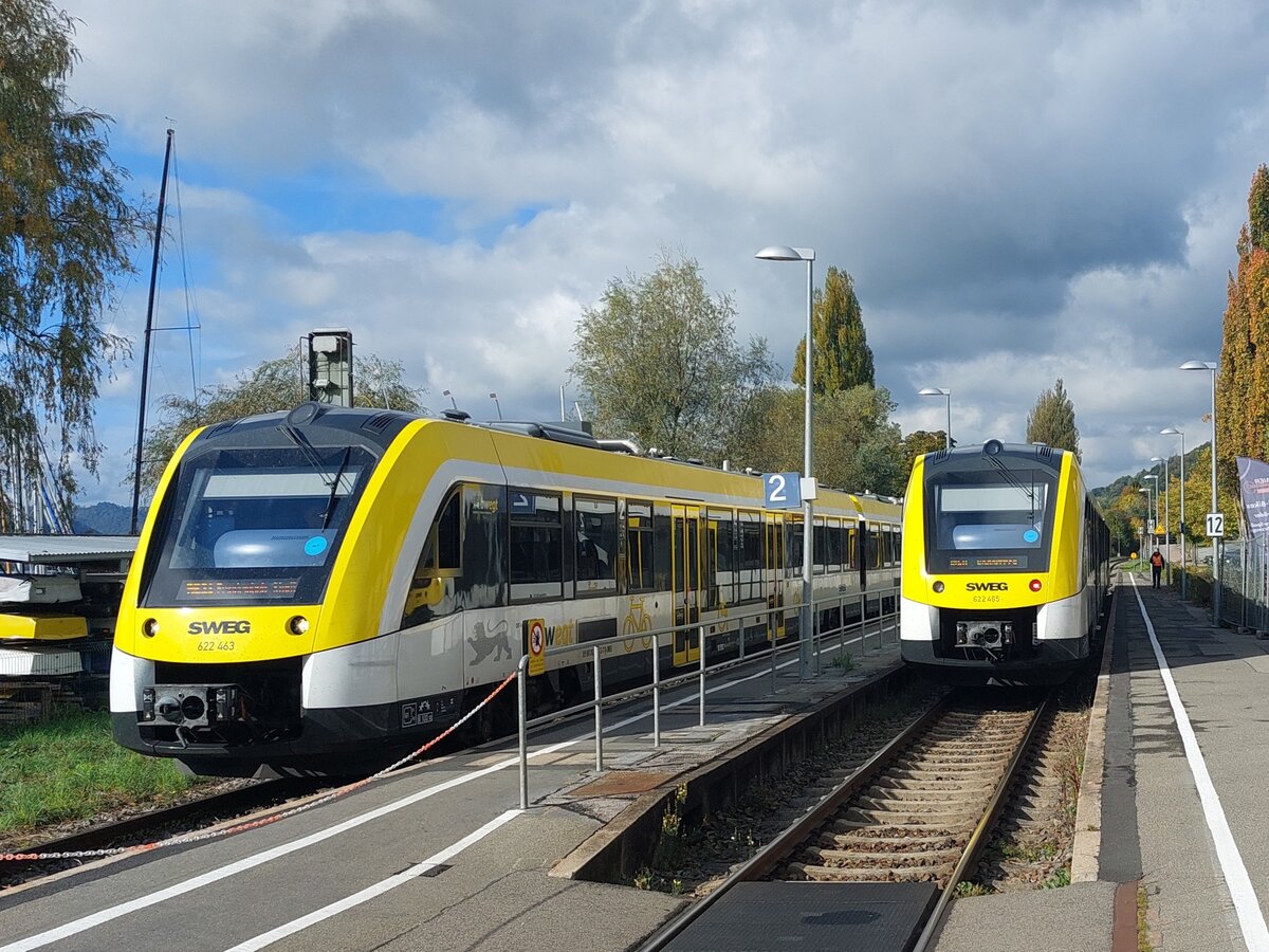Ludwigshafen (Bodensee) am 13.10.2021 mit 622 463 als RB in Richtung Friedrichshafen und 622 465 als RB in Richtung Radolfzell