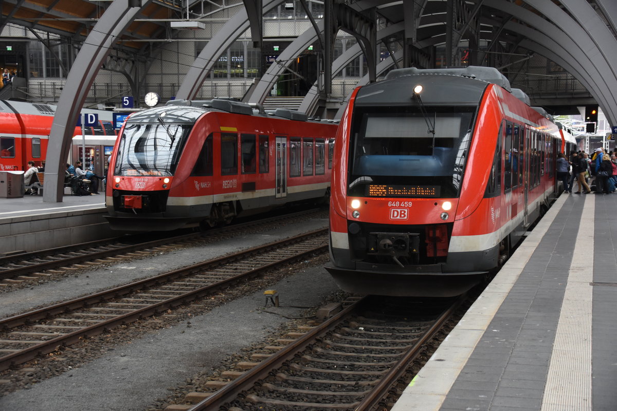 LÜBECK, 23.09.2018, 648 459 als RB 85 nach Neustadt (Holst) im Lübecker Hauptbahnhof; links 648 850