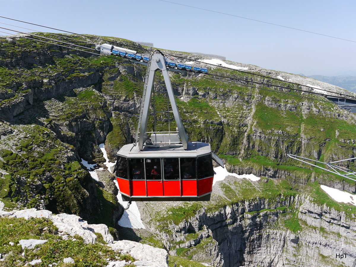 Luftseilbahn Iltios - Chäserrugg im Toggenburg  / Gondel 1 unterwegs am 05.07.2015