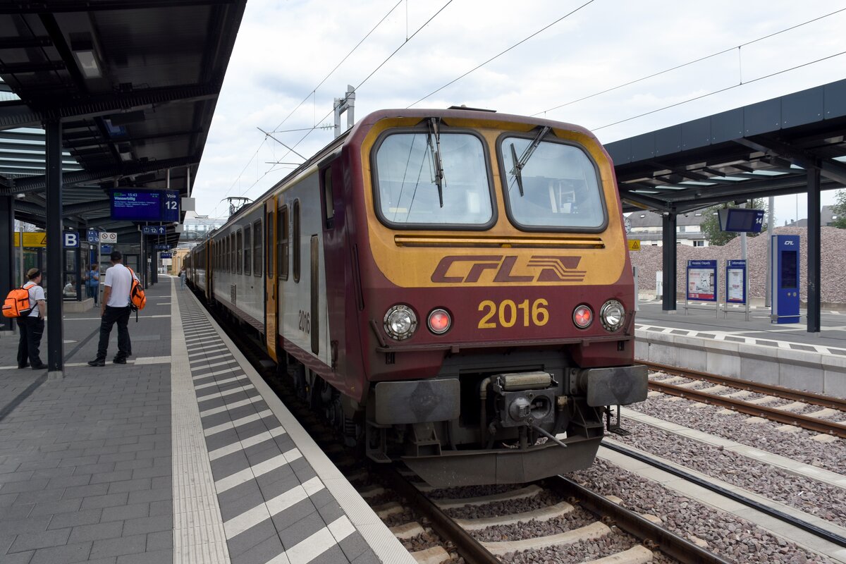 LUXEMBOURG, 19.06.2023, 2016 der CFL als RB nach Wasserbillig im Bahnhof Luxembourg