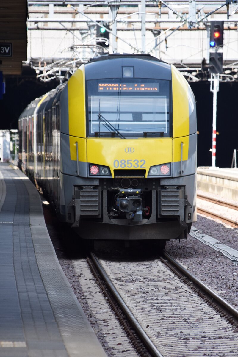 LUXEMBOURG, 21.06.2023, 08532 der SNCB/NMBS als IC 5308 nach Liège-Guillemins im Bahnhof Luxembourg