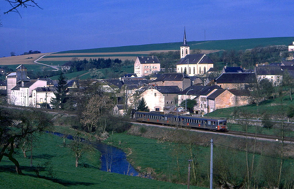 Luxembourg Tw 255 bei Manternach, 09.04.1989.
