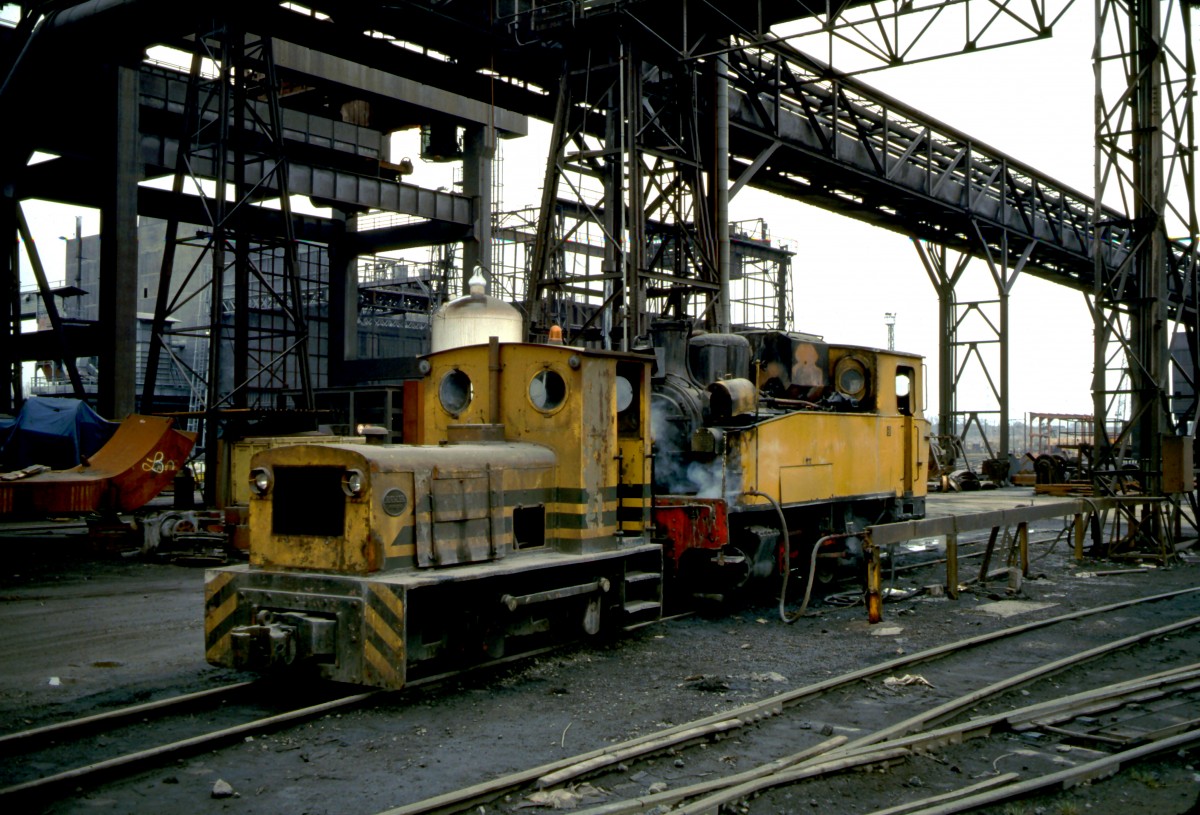 Luxemburg, ARBED-BELVAL Eisenhtte.  Kleindiesellokomotive No 1/F (1000 mm) (Deutz type: A4L514R; No: 56748; 1958). Scan eines meiner Dias von April 1976