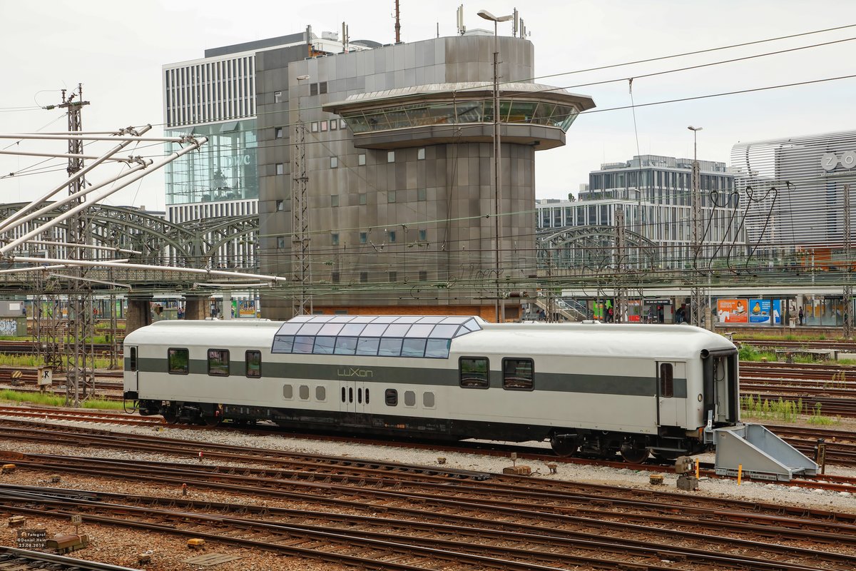 Luxon Domecar von Railadventure in M�nchen, August 2019.
