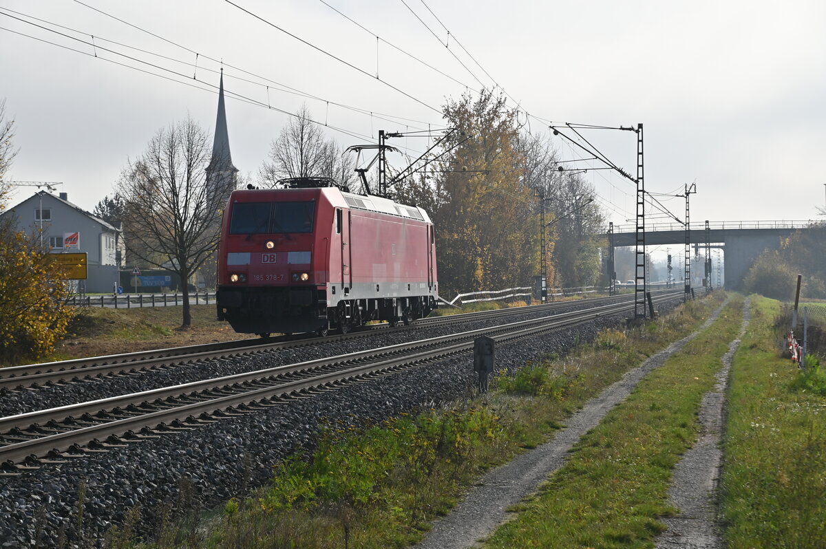 LZ 185 378-7 in Thüngersheim gen Karlstadt. 9.11.2021 