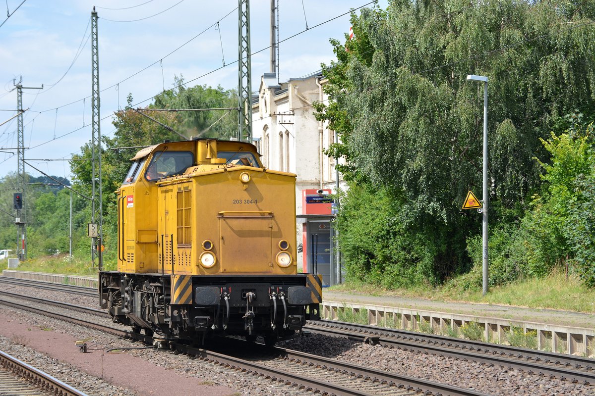 Lz kam 203 304-1 aus Richtung Helmstedt gen Magdeburg gefahren. Beheimatet ist sie bei der Bahnbau Gruppe in Duisburg Wedau.

Wefensleben 18.07.2016